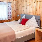 Almhuette Tamberger In Der Feldpann-alm *