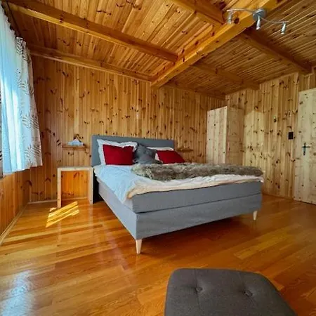 Almhuette Tamberger In Der Feldpann-alm * Rauth